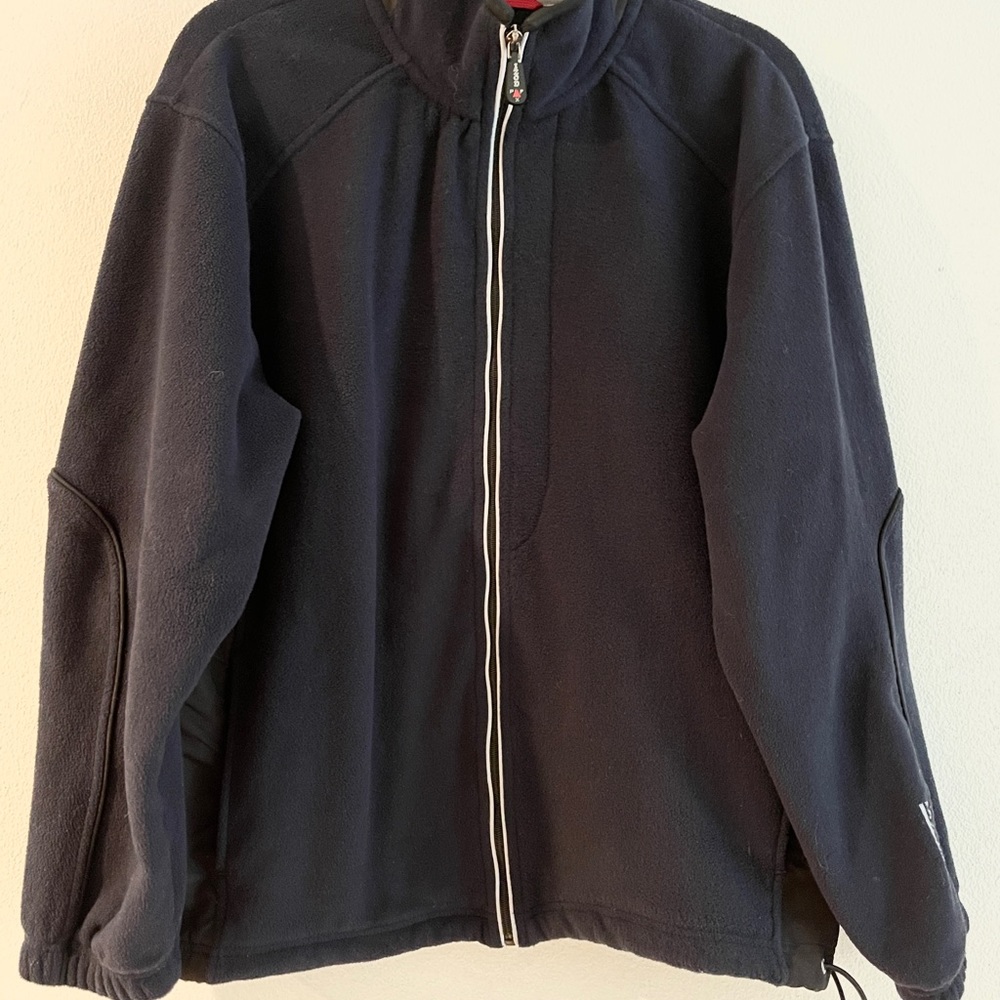 Men’s Izod dark navy full zip fleece jacket.